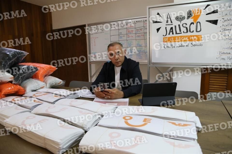 Luego de que el Instituto Nacional Electoral (INE) canceló su candidatura al Senado de la República por Jalisco, por un tema de paridad de género, Alberto Esquer acusó 'mano negra'.