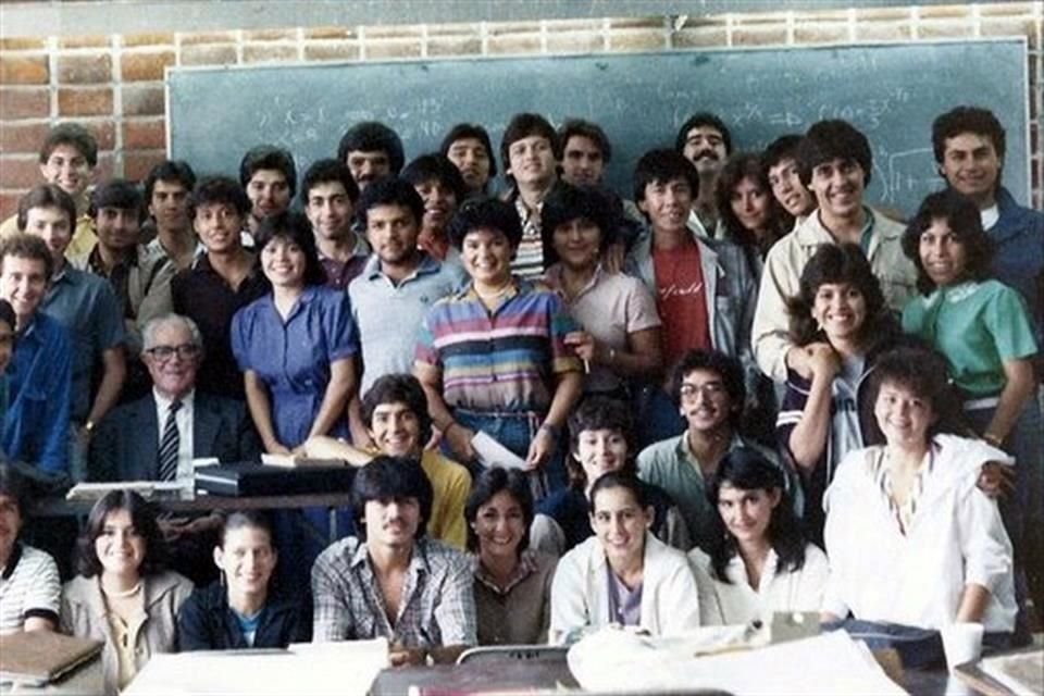 Clase del curso de Teoría de la Arquitectura impartida por Ignacio Díaz Morales.