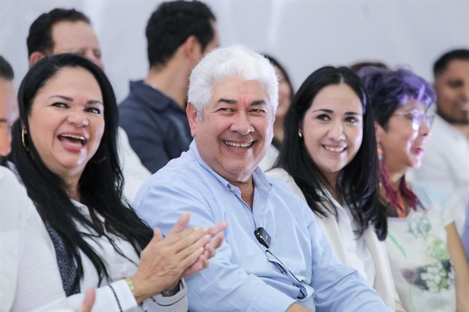 Francisco Ramírez Acuña, candidato de Fuerza y Corazón por México al Senado de la República.
