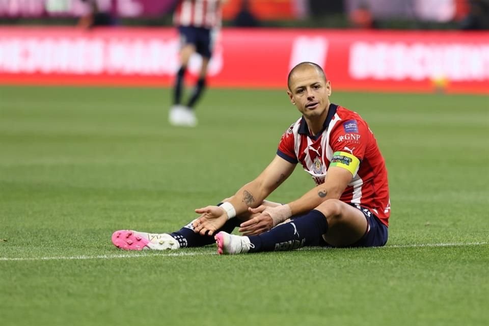 Chivas no contará con Javier 'Chicharito' Hernández para su encuentro con el Querétaro; sería convocado para el Clásico Tapatío.