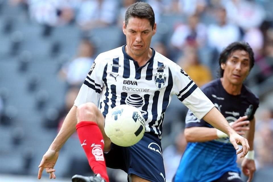 En el 2019, Guillermo Franco volvió a vestirse de Rayado en un partido de homenaje a Walter Erviti.