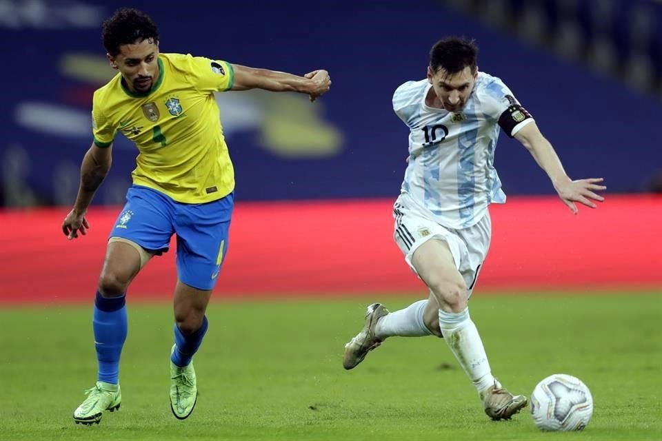 Messi logra su primer título a nivel mayor con Argentina.