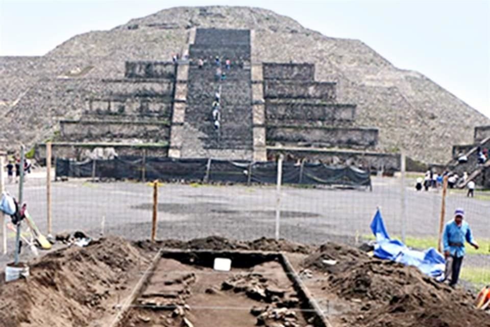 El hallazgo de 2015 fue frente a la Pirámide de la Luna... y se recubrió.