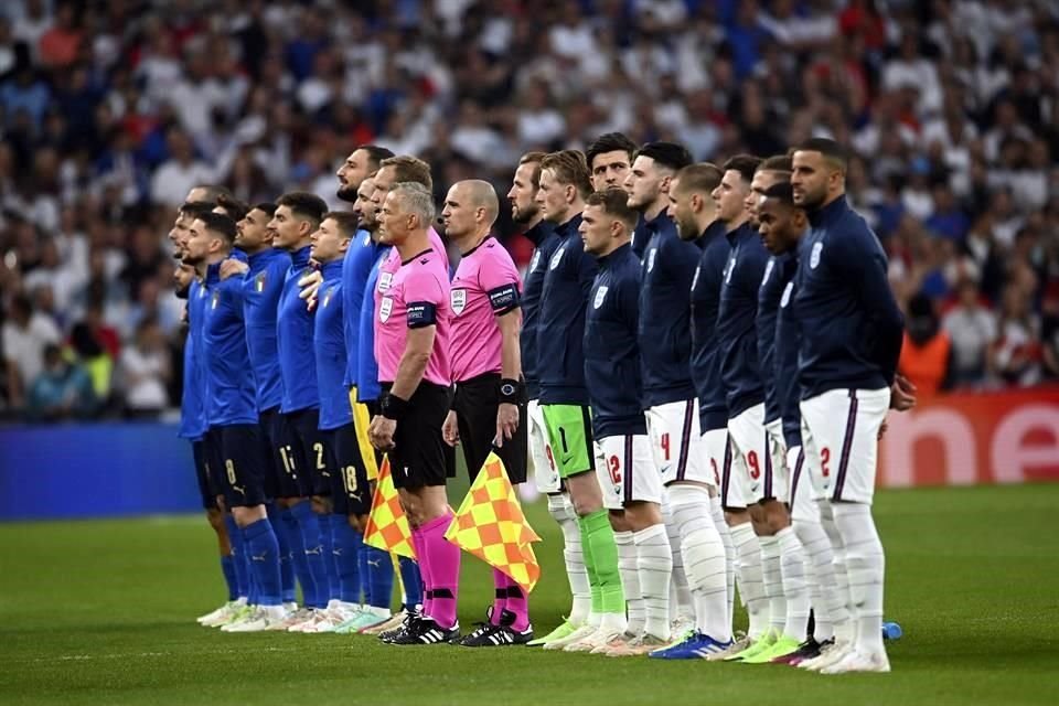 Éste fue el partido 28 entre ambas selecciones; el balance estaba con 10 triunfos para Italia, 8 para Inglaterra y 9 empates.