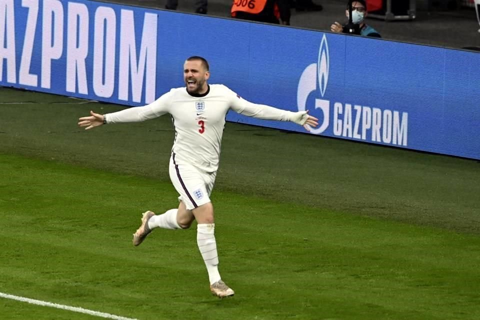 Luke Shaw sorprendió al anotar el primer gol de la noche en Londres apenas al minuto 3.