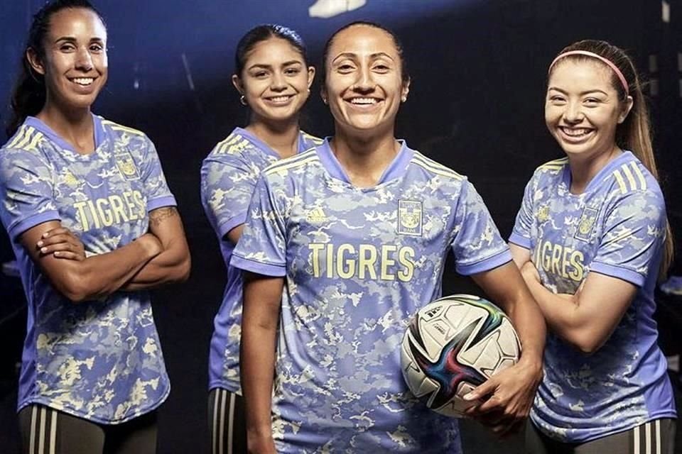 Las felinas tendrán su propio uniforme aparte del amarillo y celeste como el equipo varonil.