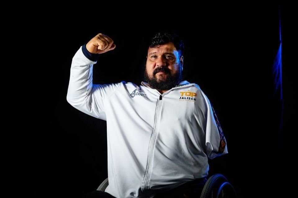 Arnulfo ha sido siete veces campeón del mundo, la última vez en 2023 en Manchester, y cinco veces monarca Parapanamericano.