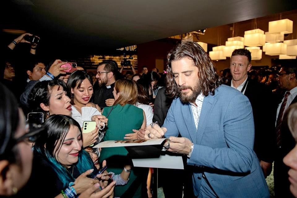 El actor estuvo en México para promocionar la serie.
