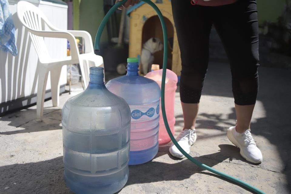 Tras falta de agua en colonias, por fallas en el sistema eléctrico de la planta de bombeo de Chapala, Mara Robles pedirá informe al Siapa.