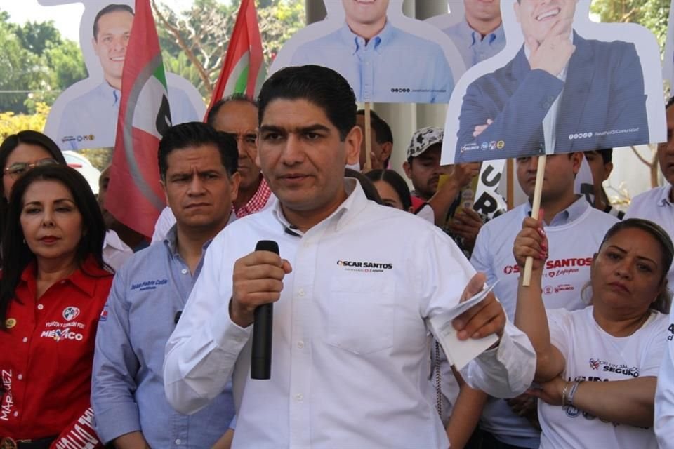 Óscar Santos, candidato a la presidencia municipal de Zapopan por la coalición del PRI, PAN y PRD.