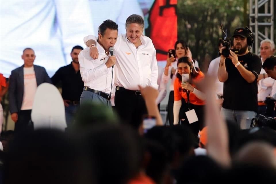 El abanderado emecista a la Gubernatura, Pablo Lemus, acompañó a Frangie.