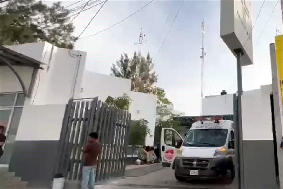 La madre del joven lo llevó a la Cruz Verde, pero murió.