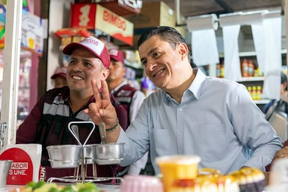 Chema estuvo de visita en mercados de Guadalajara.