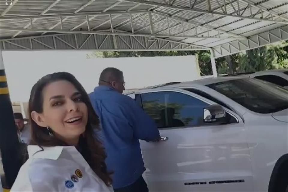 Desde la semana pasada elementos del Ejército Mexicano resguardan los trayectos de la candidata de la coalición PRI-PAN-PRD a la Gubernatura de Jalisco, Laura Haro.