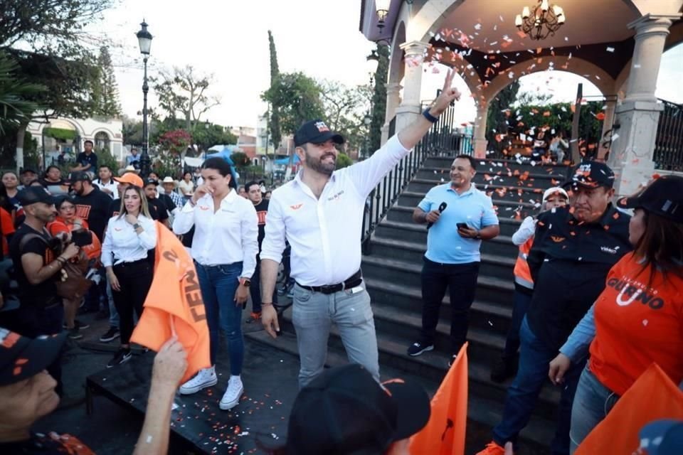 El candidato de Movimiento Ciudadano al Gobierno de Tlajomulco hizo compromisos en Cajititlán, San Lucas Evangelista y San Juan Evangelista.