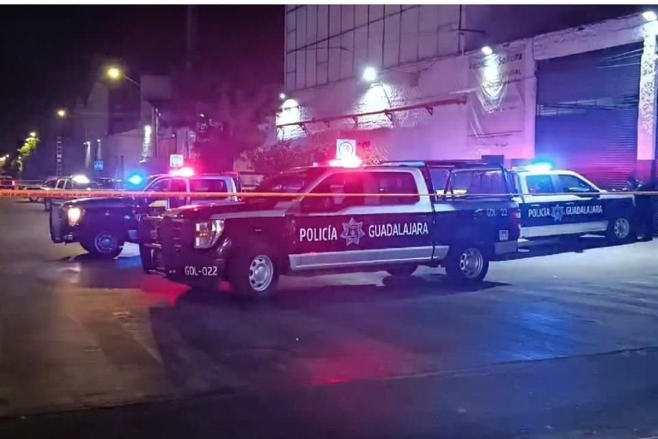 El homicidio se cometió cerca de la 1:30 horas de este sábado en la Avenida López de Legaspi, cerca de la Calle 20, en la Zona Industrial de Guadalajara.