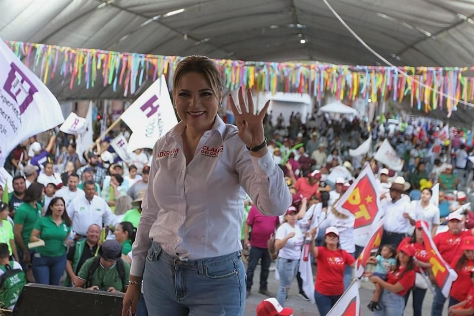 La morenista siguió en sus recorridos de campaña este sábado en la Región Costa Norte.