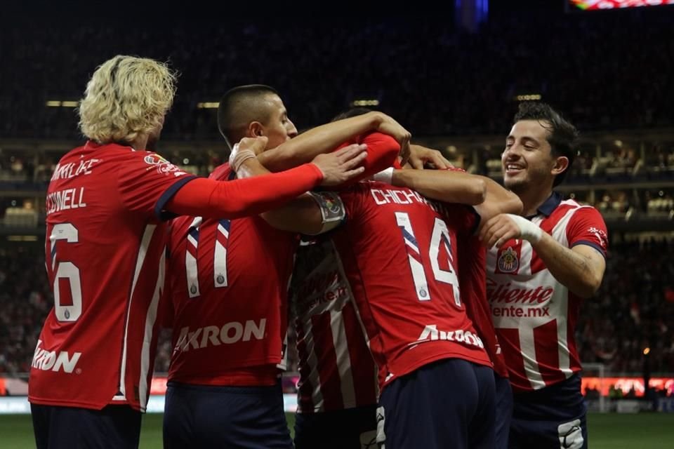 Las Chivas mostraron unión en cada festejo.