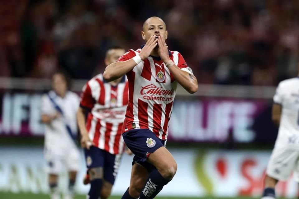 Javier Hernández rompió el ayuno de gol en su segunda etapa con las Chivas.