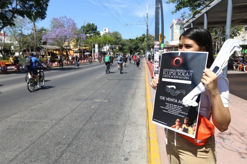 Los vendedores dijeron los lentes eran mercancía segura y certificada.