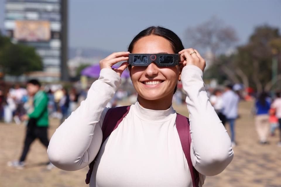 Pícnic 'Bajo la Sombra' en las Islas de CU para presenciar el Eclipse.