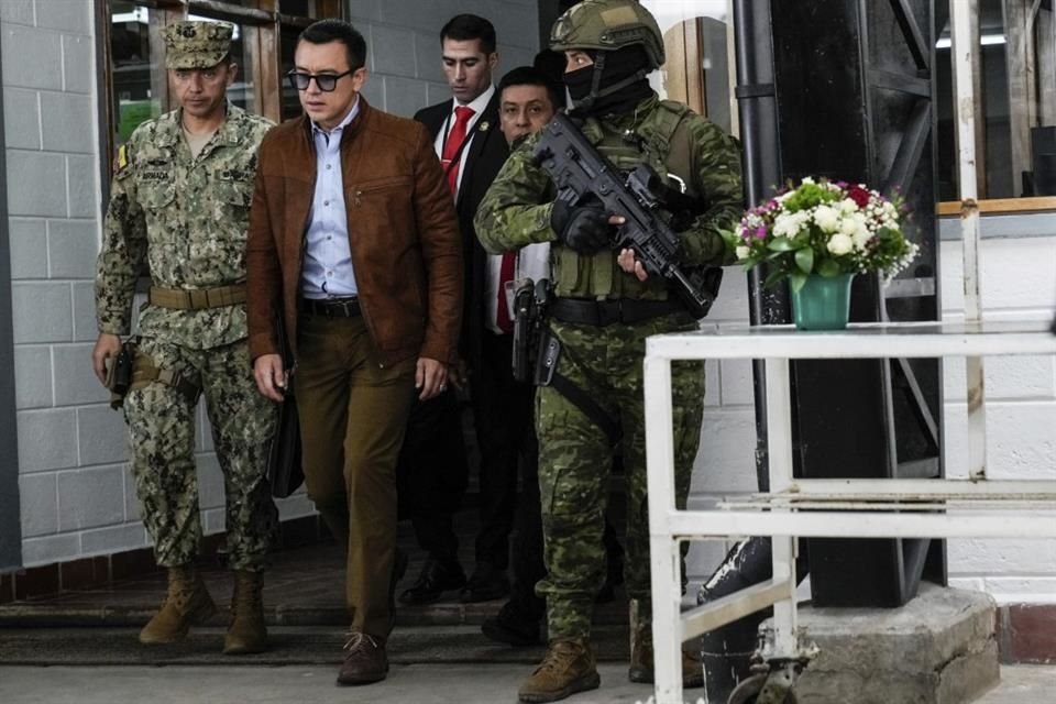 El Presidente ecuatoriano, Daniel Noboa, a su llegada a un evento con jóvenes en El Quinche, Ecuador, el 8 de abril de 2024.