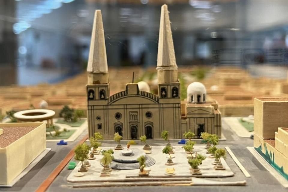 Maqueta Cruz de Plazas, de Ignacio Díaz Morales.