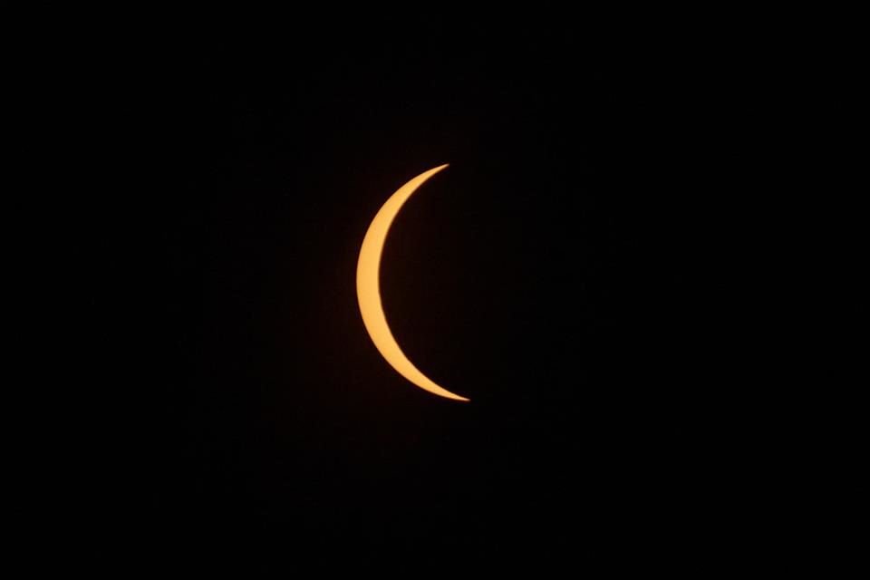 Aspecto general del eclipse parcial de sol (al 91%) en Guadalajara.