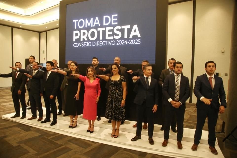 Toma de protesta de Lourdes Cázares Ruiz como presidenta de la Cámara de Joyería de Jalisco, previo a la inauguración de la Expo Joya 2024.