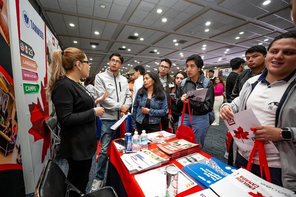 Ante el endurecimiento de las políticas migratorias, ven que las personas siguen buscando información y asesoría para estudiar en Canadá.