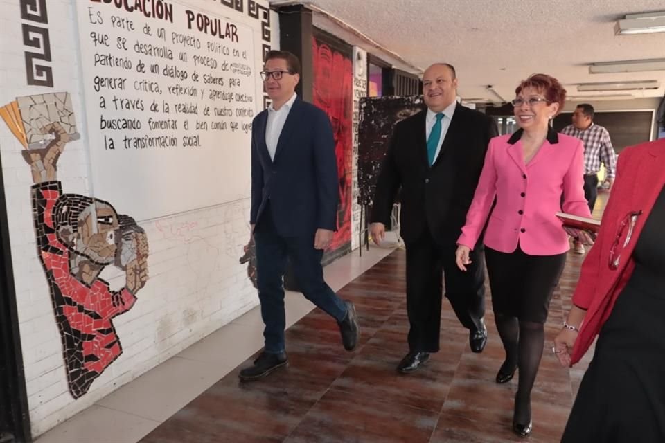 El candidato Salomón Chertorivski acudió a la Máxima Casa de Estudios para impartir una clase magistral sobre políticas públicas aplicadas a las pequeñas empresas.