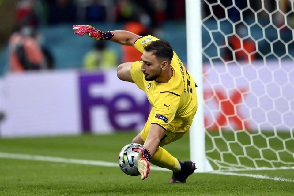 El portero de Italia, Gianluigi Donnarumma, fue nombrado como el mejor jugador de la Euro 2020, y arquero del equipo ideal.