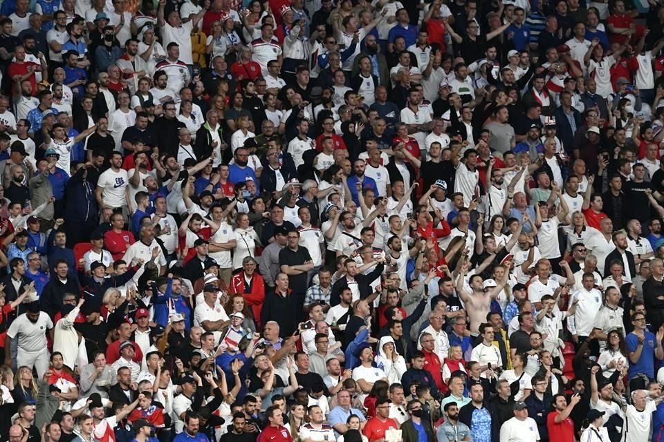 Algunos aficionados no se supieron comportar.