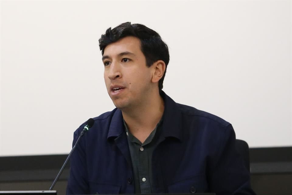 La decisión del INE parte de que el promocional no identifica a Pedro Kumamoto como candidato y además, no se señalan quiénes son los partidos que lo impulsan.