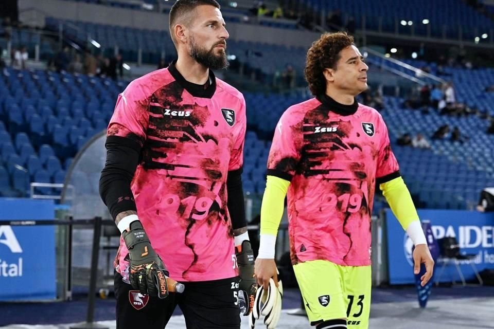Ochoa se quedó en el banco de suplentes.