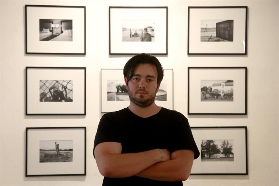 Juan Glassford expone ahora una serie inspirada en la soledad.