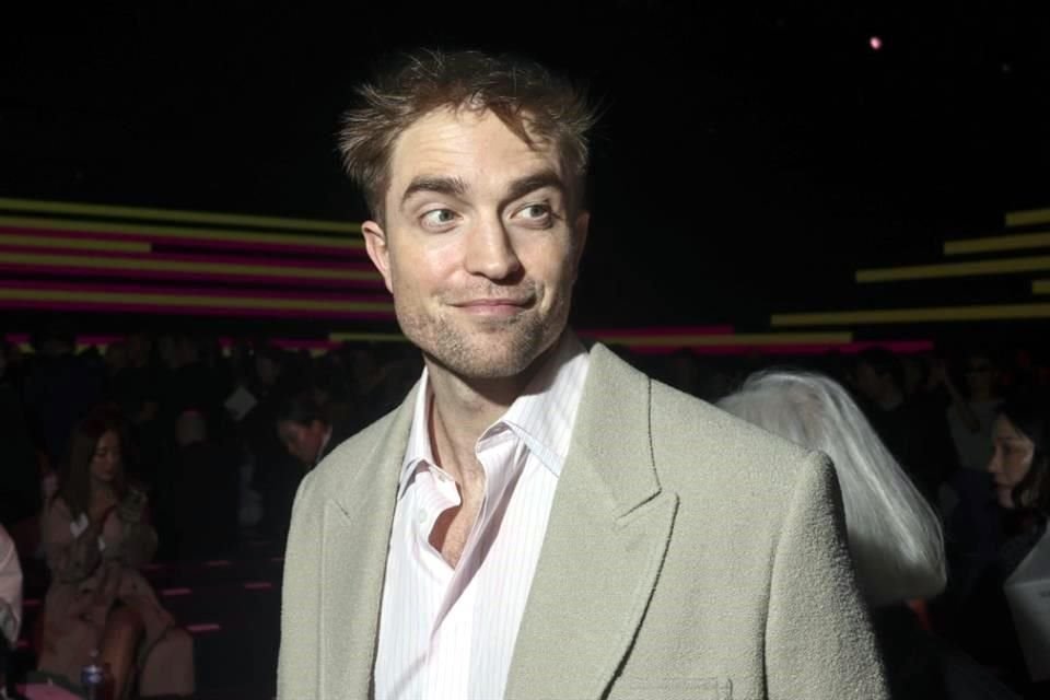 Robert Pattinson fue captado entre el público de Coachella durante la presentación de Suki.