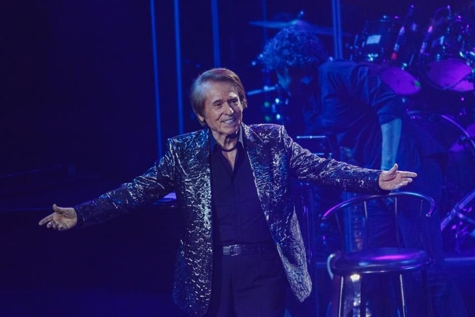 Raphael se presentó en el Auditorio Telmex como parte de su gira, 'Victoria'.