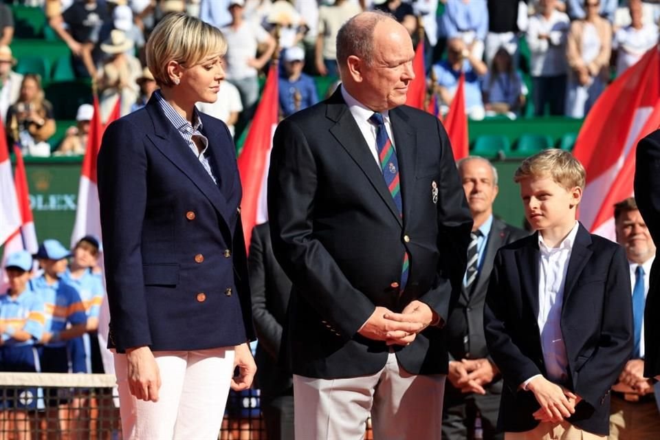 Charlene y Alberto II estuvieron acompañados del príncipe heredero Jaime.