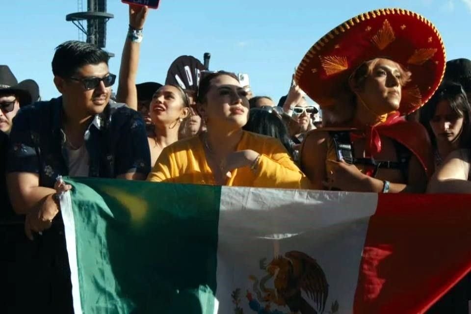 Muchos mexicanos se reunieron para ver el show de León.