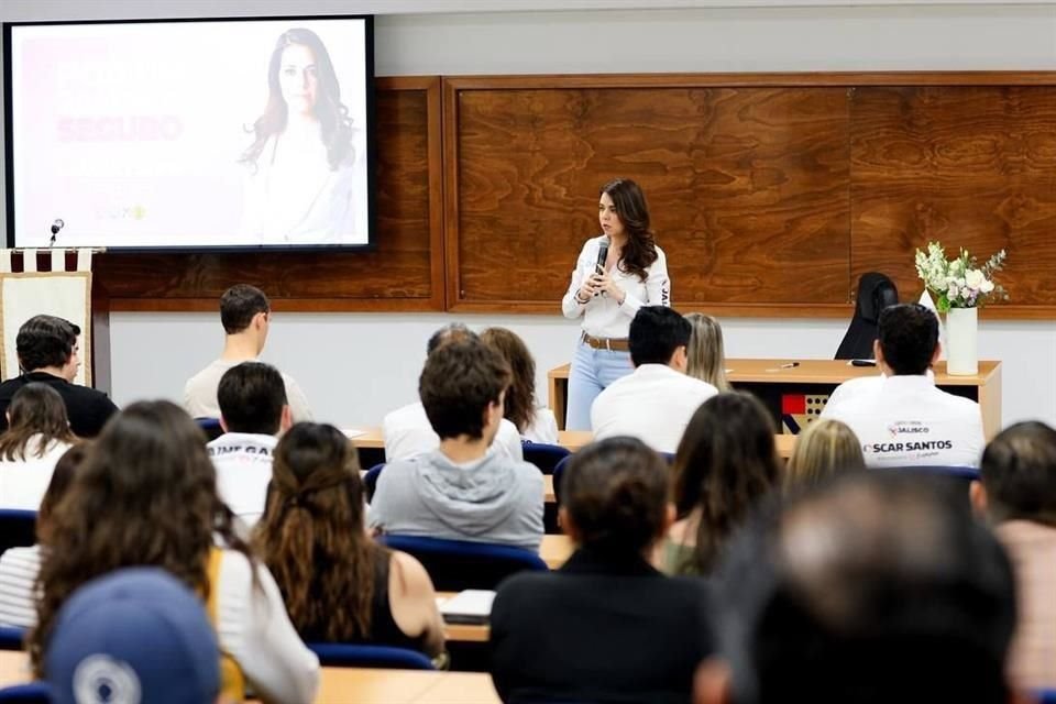 Laura Haro tuvo un encuentro con estudiantes de la UP, donde dio su opinión sobre varios temas, entre ellos el aborto.