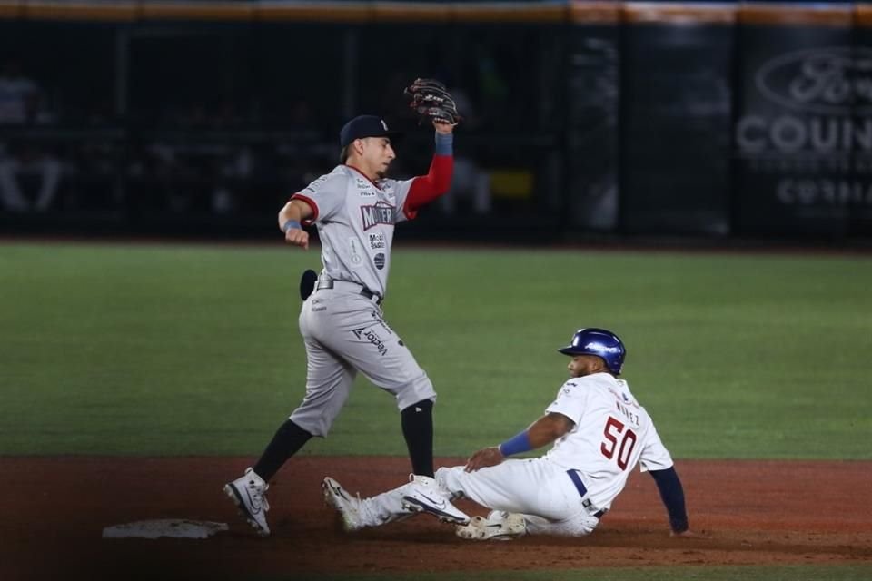 Los Sultanes de Monterrey vencieron a los Charros de Jalisco con el marcador final en 13-7.