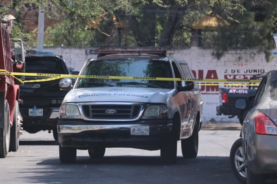 Personal del IJCF empaquetó el tambo completo y lo trasladó a la morgue metropolitana.