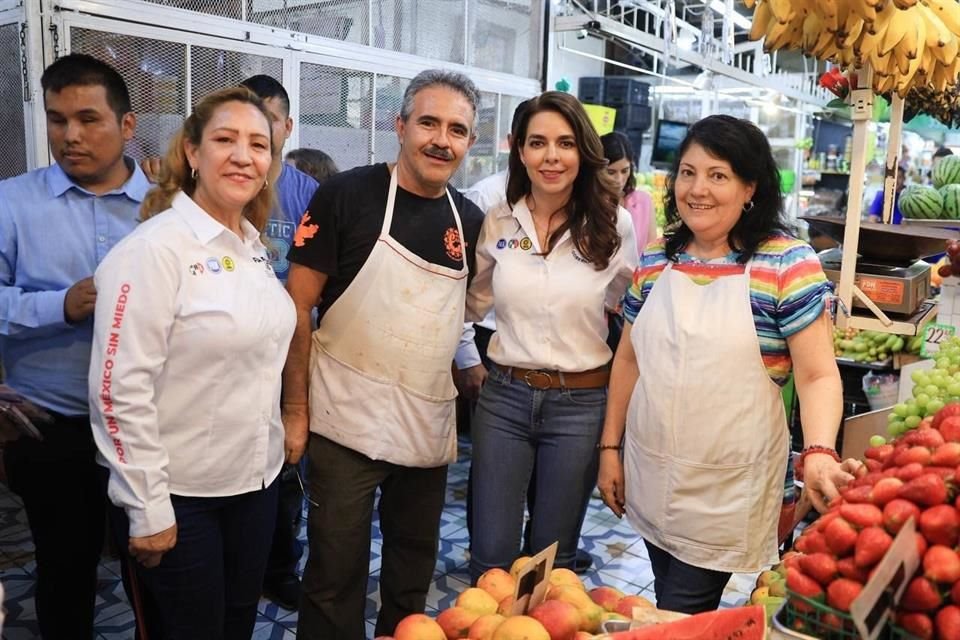 Haro realizó un recorrido en el Mercado Juárez, ubicado en la zona Centro de Tlaquepaque.