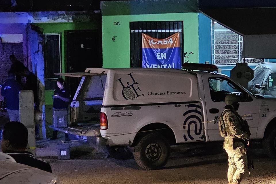 Un hombre de 27 años de edad fue asesinado en la sala de su casa, en el Fraccionamiento Cima del Sol, en Tlajomulco.