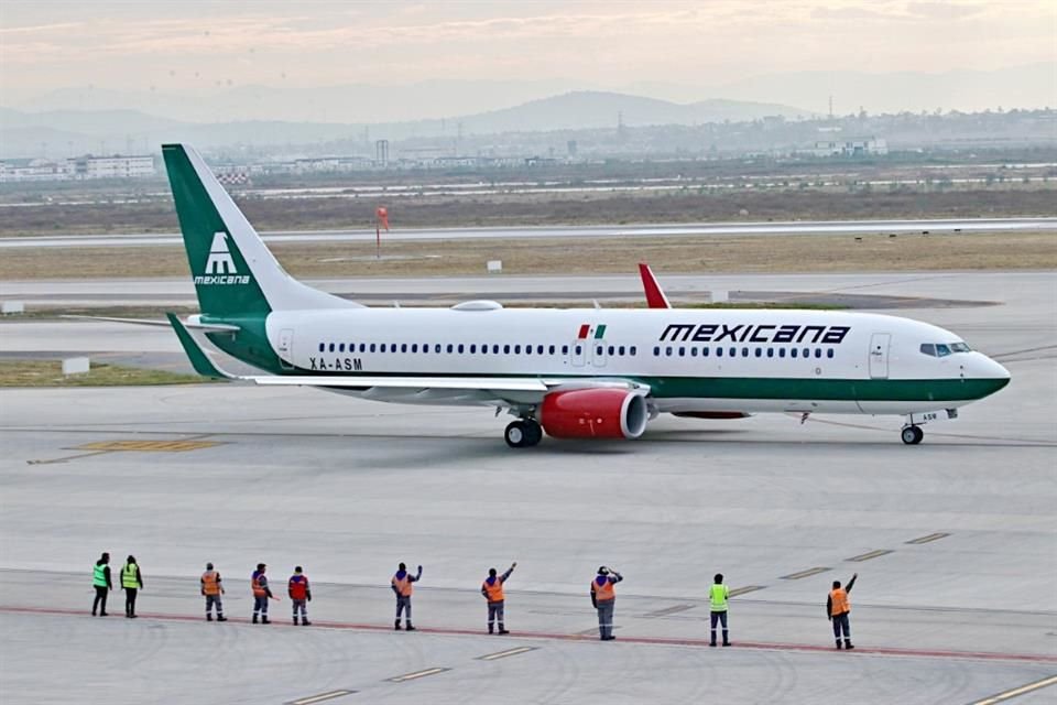 El presidente del Colegio de Pilotos Aviadores de México, Ángel Domínguez Catzin, consideró que la aerolínea del Estado debería apostar por ir a destinos a los que no están volando los demás operadores aéreos y que tienen que ser cubiertos. 