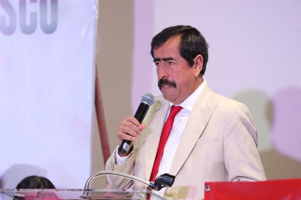 El político denunciado busca, además, un escaño en San Lázaro llamando al voto únicamente por el PT.