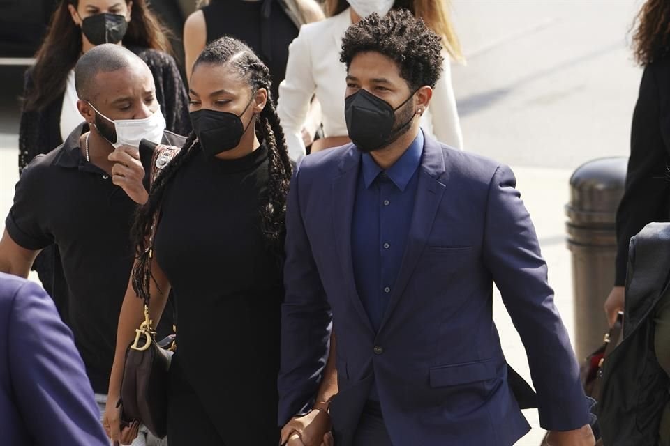 Jussie Smollett se presentó de nuevo en la corte este miércoles para declarar su inocencia en los cargos que enfrenta por supuesto engaño de crimen de odio.