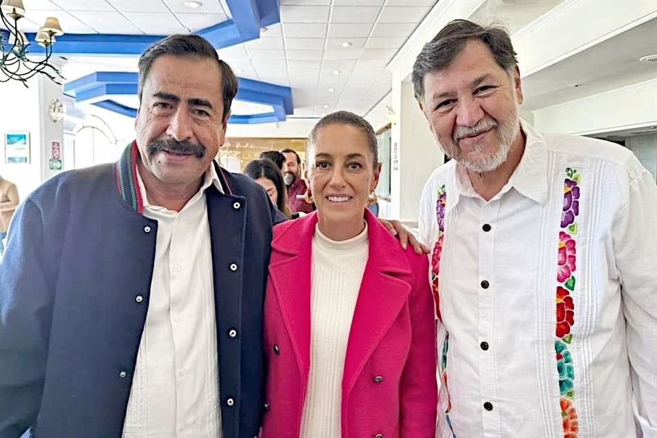 José Luis Sánchez es candidato a diputado federal por el Distrito 13 y en sus redes presume fotos con líderes de Morena, como Claudia Sheinbaum.