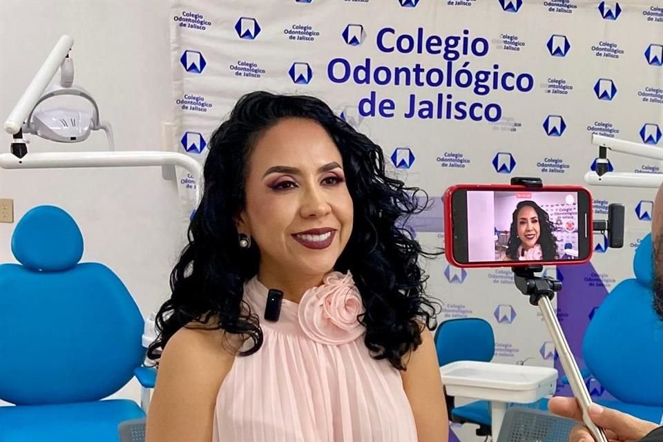 Ana Rosa Pinedo, presidenta del Colegio Odontológico de Jalisco, aseguró que es importante cuidar la salud bucal de los niños desde su nacimiento.